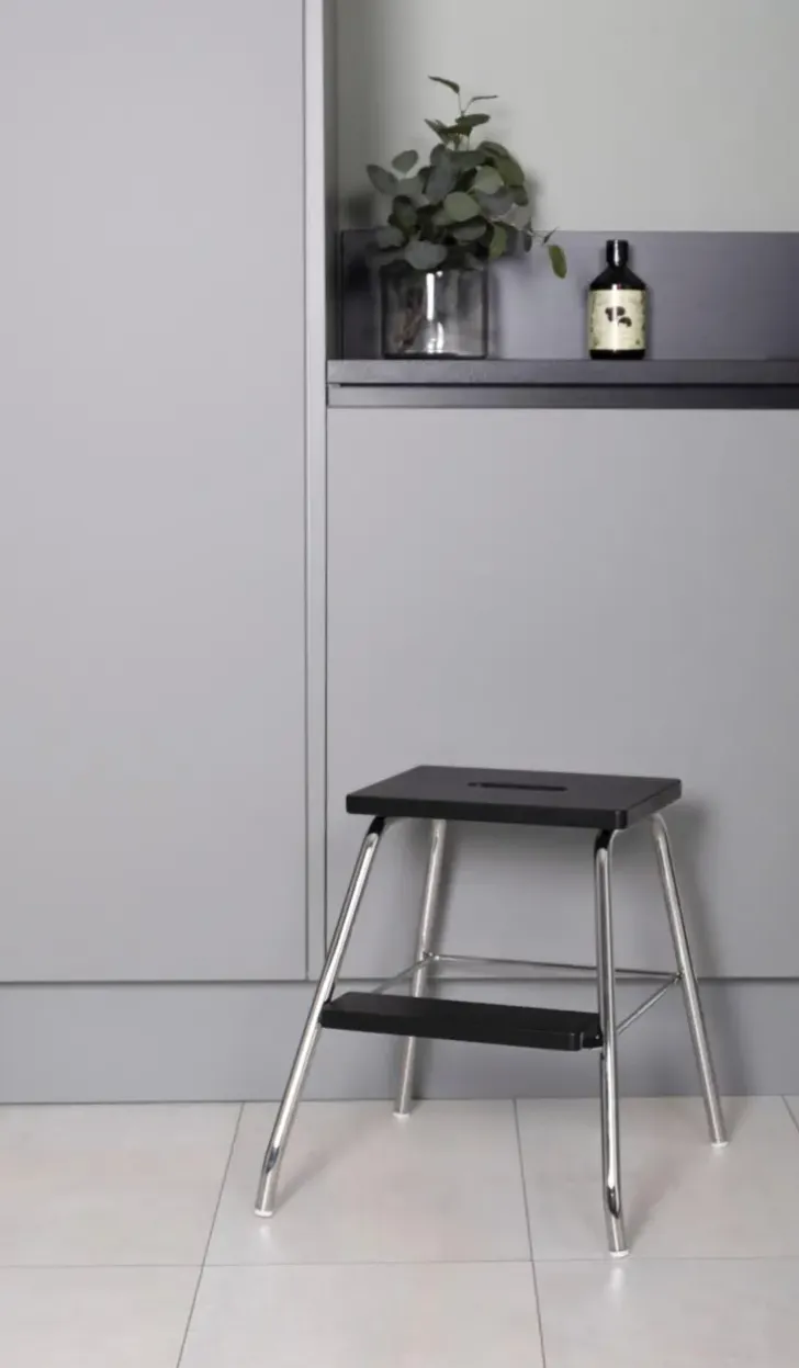 Lanka Ja Muovi Porrasjakkara Lm 185, Kromi/Musta