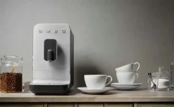 Smeg Bcc01Blmeu Kahviautomaatti, Musta