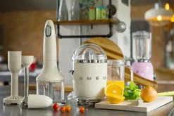 Smeg Sauvasekoitinsetti, Kermanvalkoinen